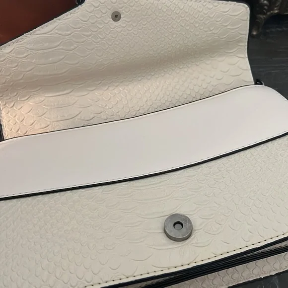 Faux Snakeskin Purse - Picture 6 of 12